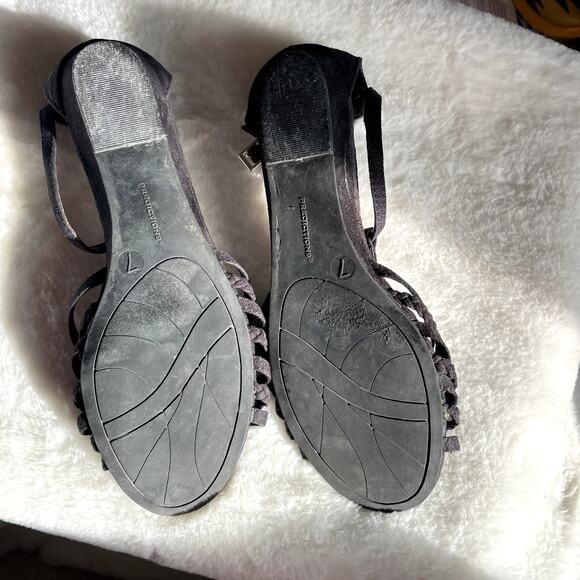 Predictions Flats Sandals Black Size 7 flat buckle closure fabric - Picture 2 of 4